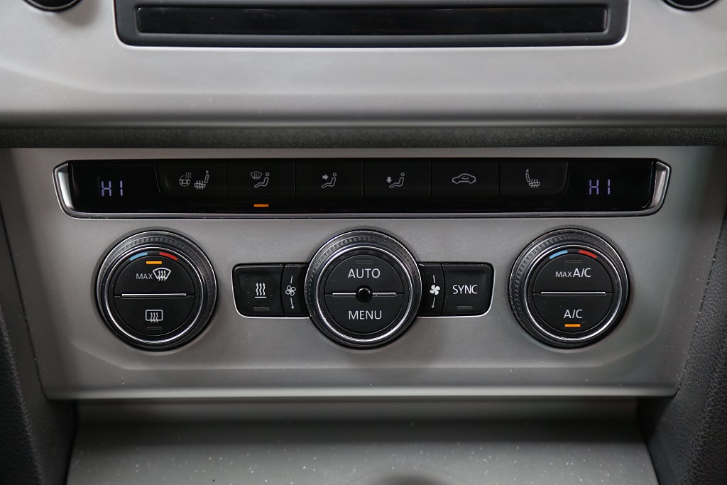 Volkswagen Passat 2,0 TDI 150hk Sportscombi Värmare Dragkrok