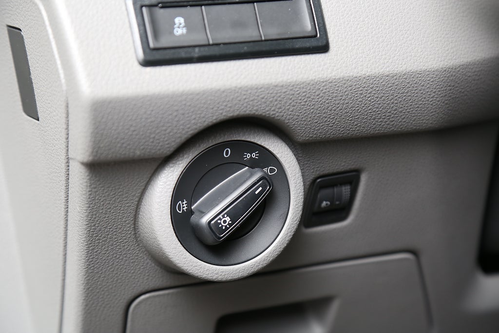 Volkswagen Caravelle 2,0 TDI Comfortline Kombi 9-sits Värmare Drag Leasbar 2022