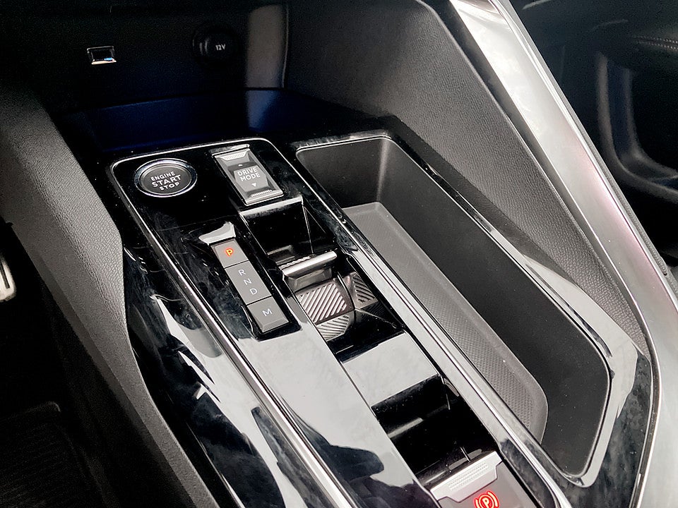 Bild på Peugeot 3008 GT 1.2 PT 130hk Aut B-KAMERA CARPLAY