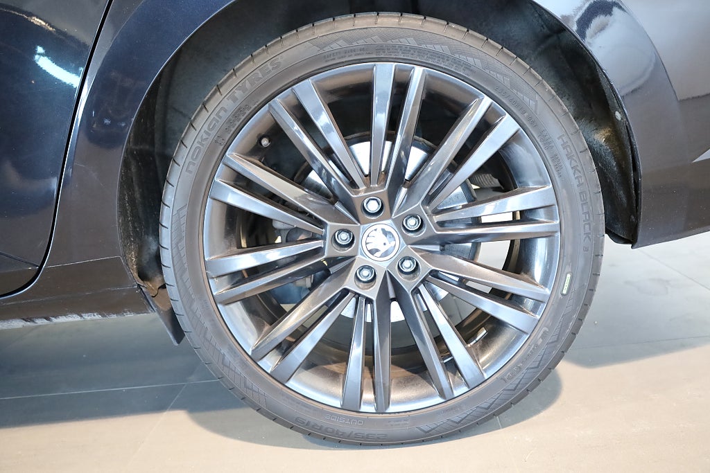 Skoda Superb Kombi 1.4 TSI iV 218hk Style | Drag | Canton | Kamera | 2022
