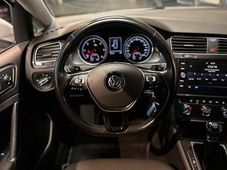 Volkswagen Golf 5-dörrar 1.6 TDI Dragkrok/SoV/Värmare/Kamera