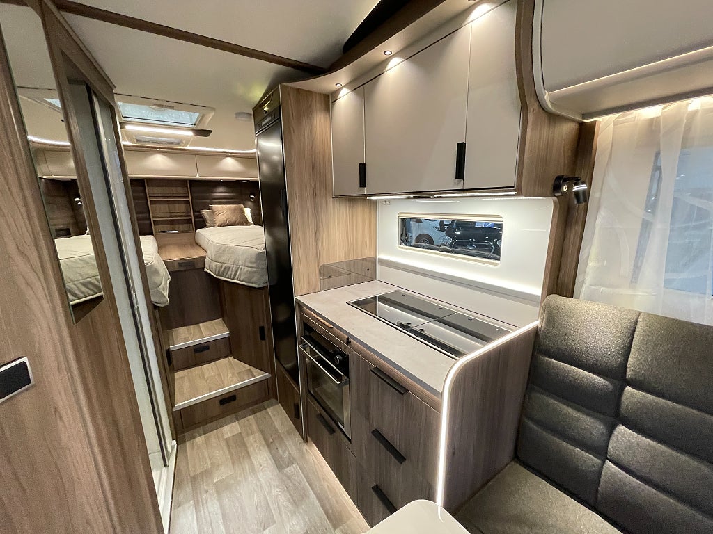 Kabe Novum Compact 720 LGB /B-körkort/ALDE/Mercedes/Face2Face - Kabe