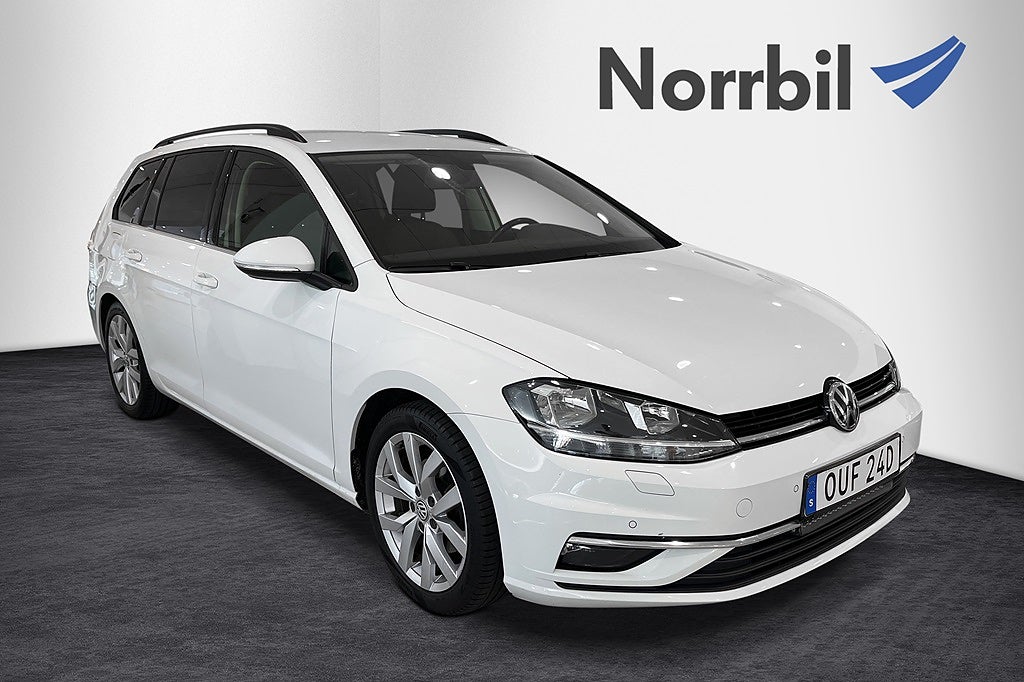 Volkswagen Golf Sportscombi TSI DSG Värmare Ledramp