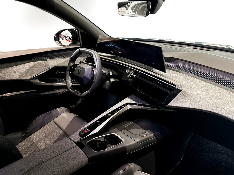 Bild på Peugeot 3008 GT Hybrid 145hk Aut B-KAMERA CARPLAY
