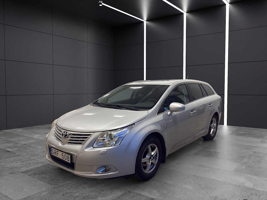 Toyota Avensis Kombi 2.0 D-4D Business |NY SERVAD|NY BESIKTIGAD|DRAG|