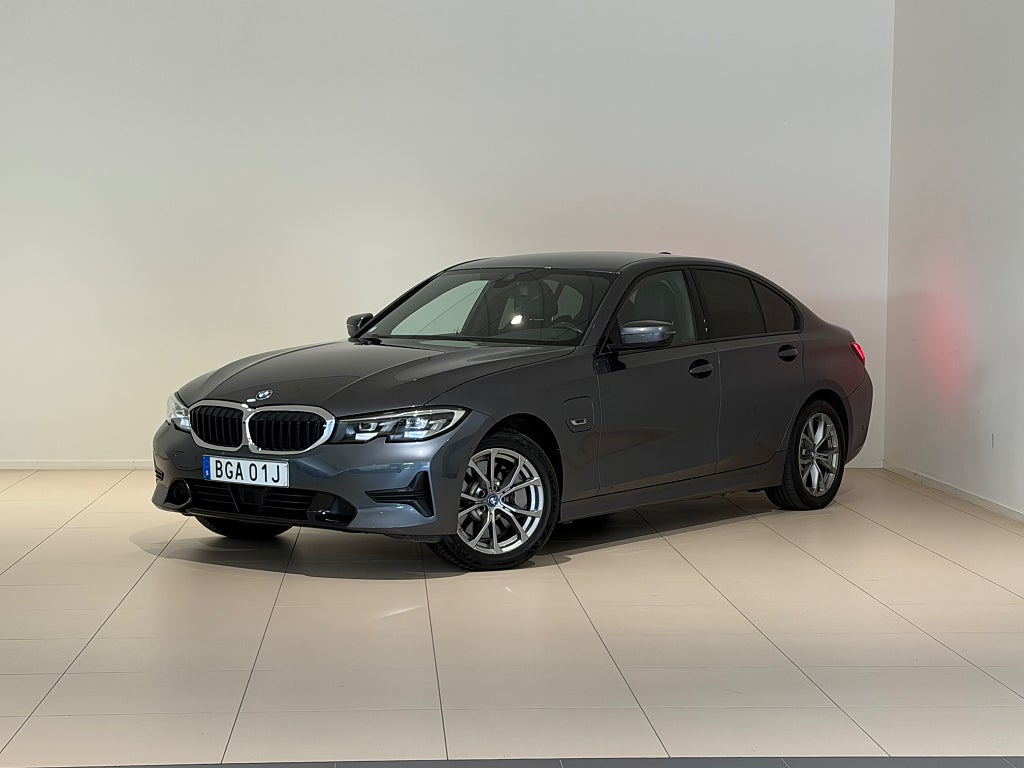 BMW 330e xDrive, Sportline, Drag, Värmare, HiFi, Adpt Fart