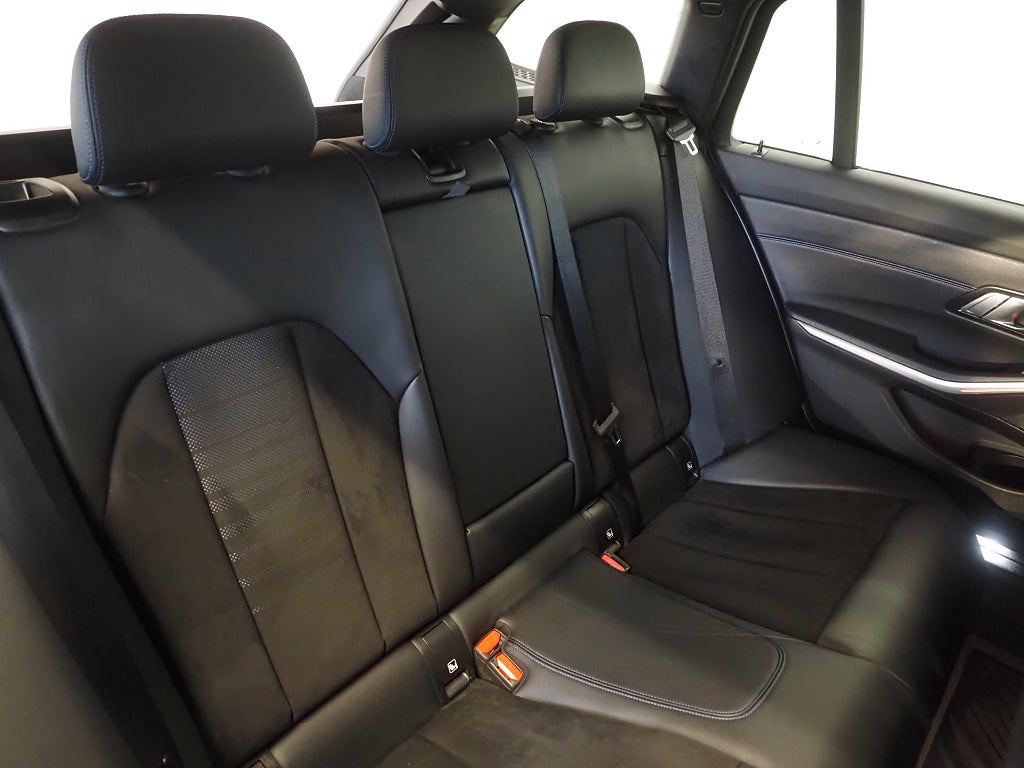 BMW 330e xDrive 292hk Touring  M-Sport |Drag|Navi|Kamera| 2021