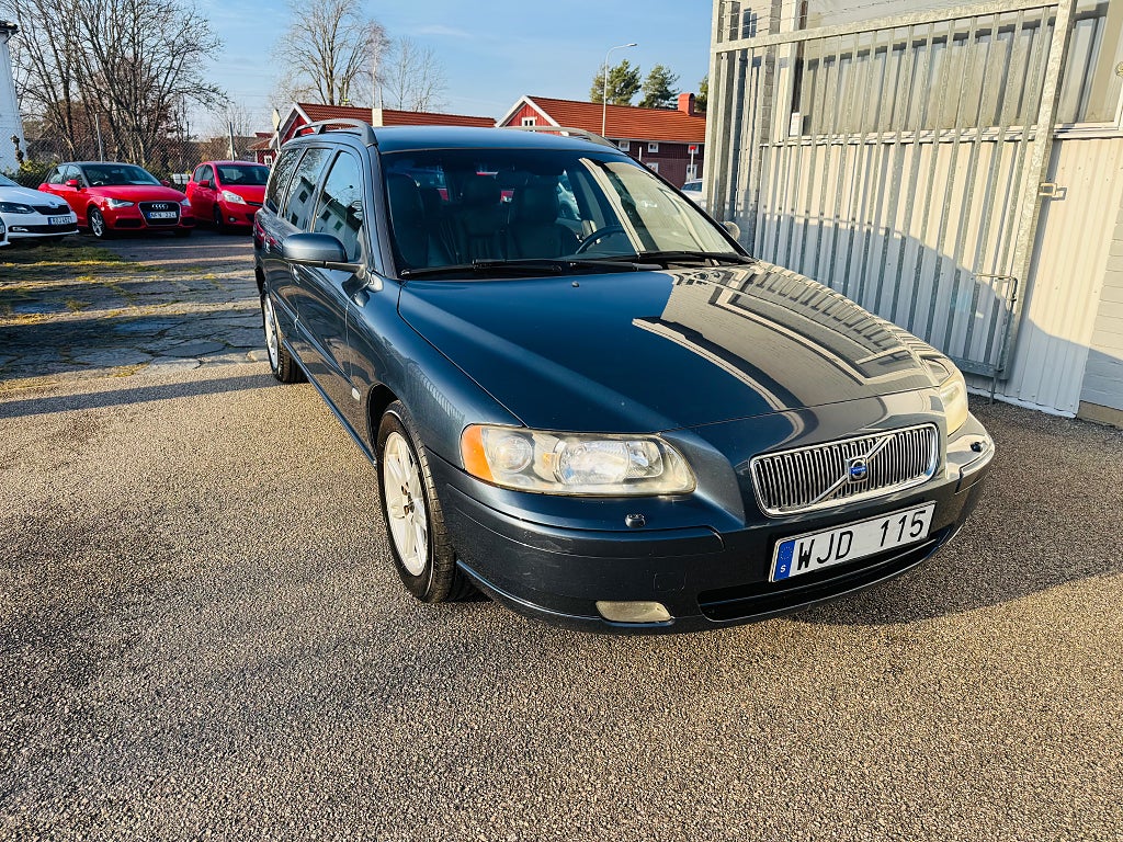 Volvo V70 2.5T 210HK BUSINESS PLUS / DRAG