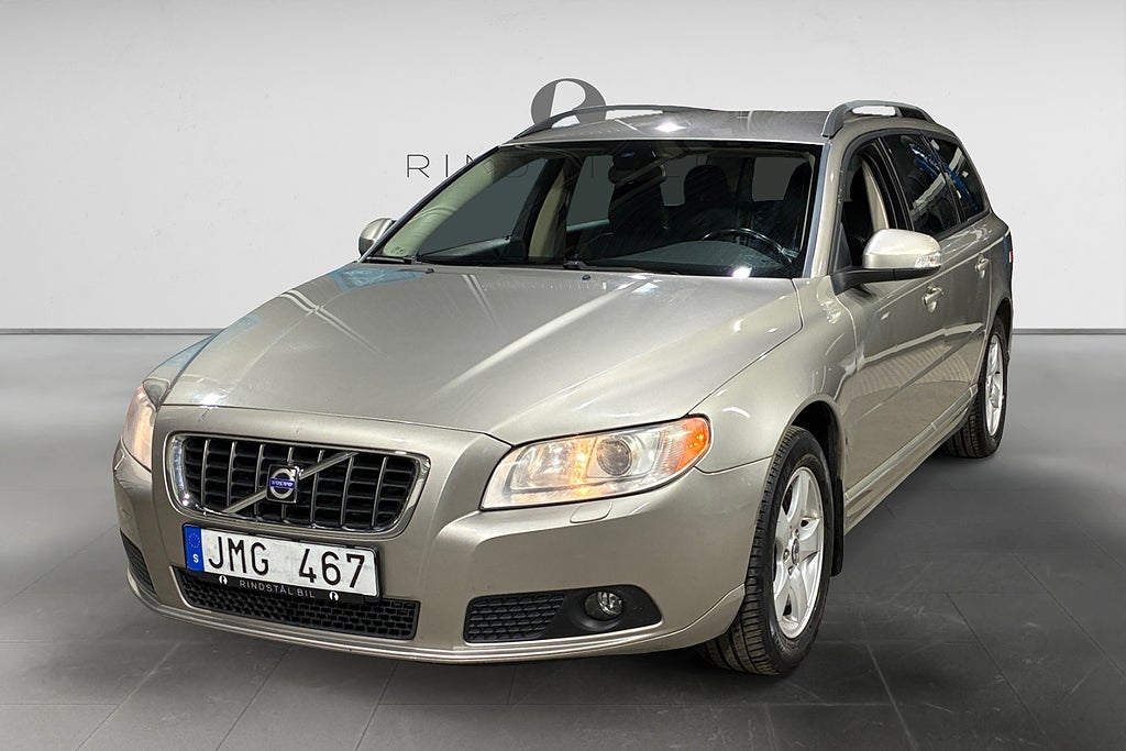 Volvo V70 D5 185 HK AUT MOMENTUM D-VÄRM PDC 13600MIL KAMREM BYTT