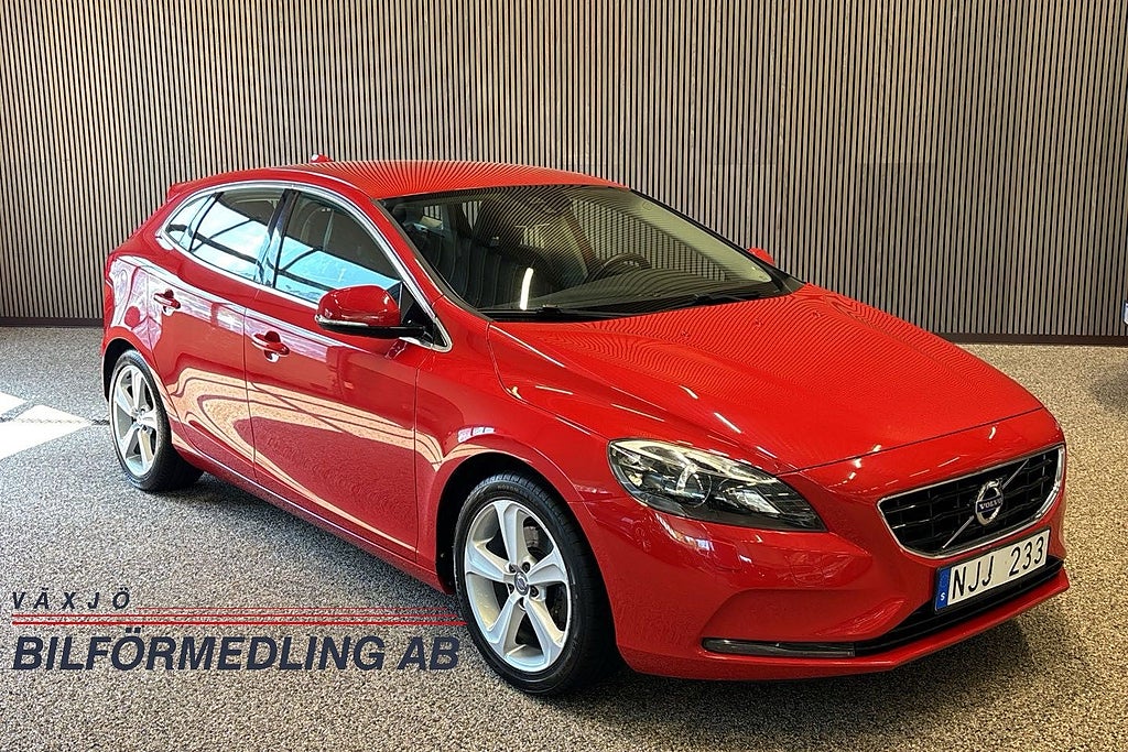 Volvo V40 T2 Momentum 