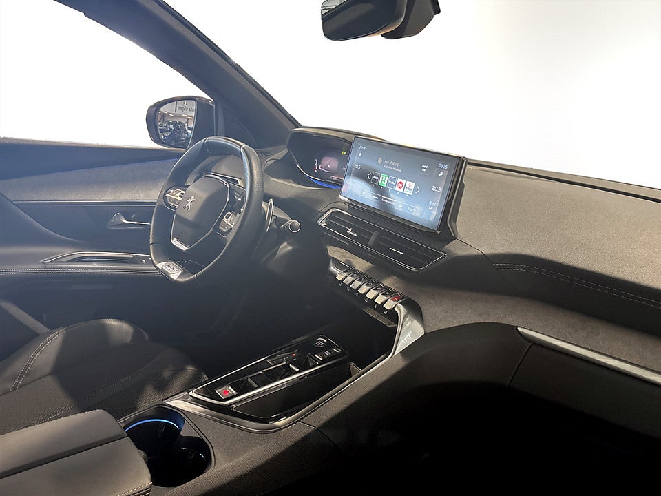 Bild på Peugeot 5008 GT 1.2 PT 130hk Aut 7-SITS B-KAMERA