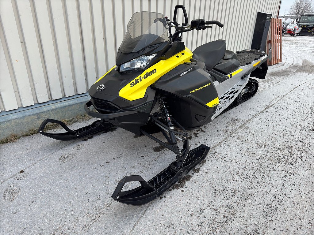 Ski-Doo Renegade Sport 600 Ace förlängd 154 MOMS -21