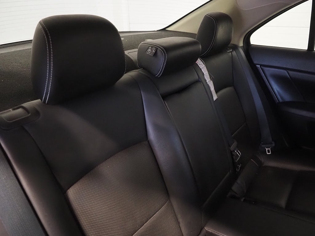 Suzuki Kizashi 2.4 VVT 4WD CVT 178hk | Taklucka | Skinn | 2011