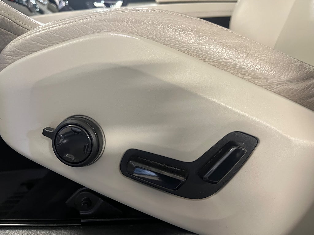 Volvo XC60 T5 AWD Aut Inscription DRAG B-kamera Carplay Ada farth bild 17