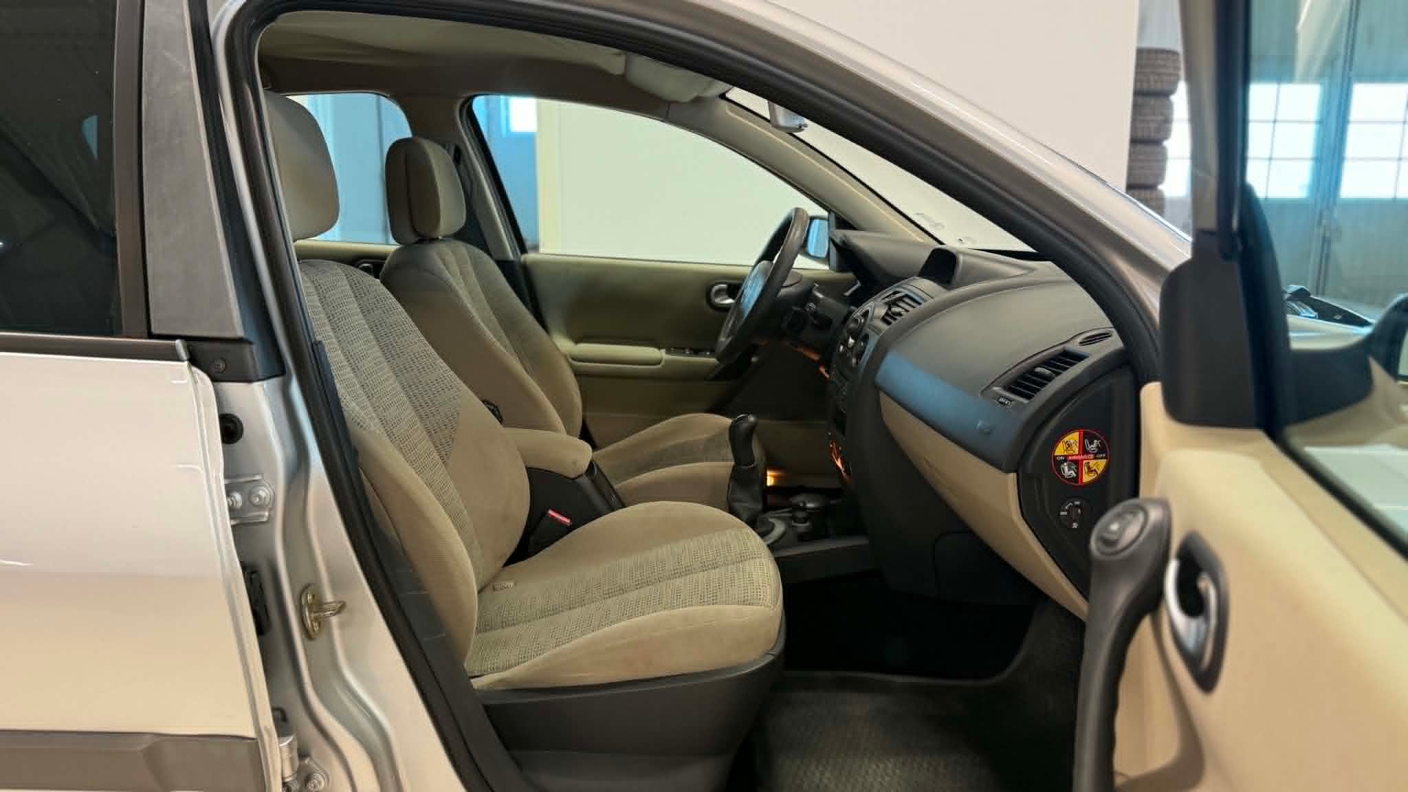 Renault Megane 5-dörrar 1.6 2006, bild 7/44