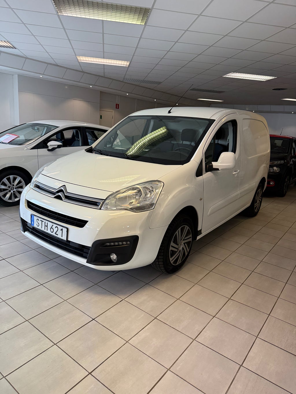 Citroën Berlingo Van Increased Payload 1.6 BlueHDi ETG6 Drag Carplay 