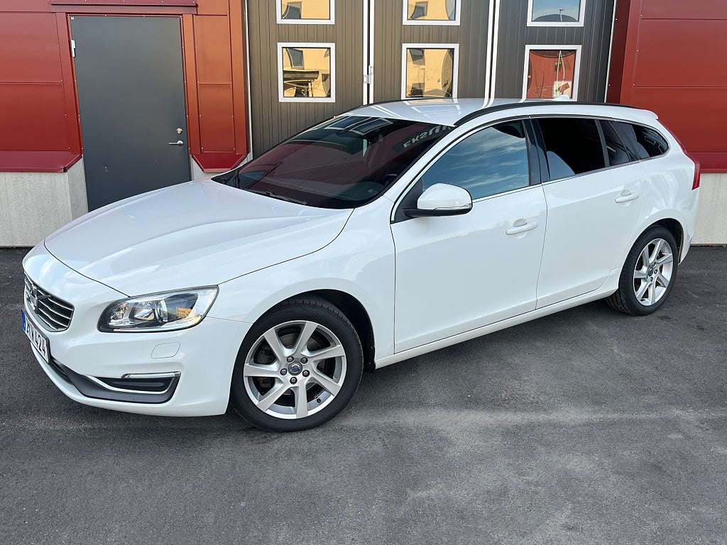 Volvo V60 D4 Momentum 181hk 2 Brukare Drag Värmare VOC