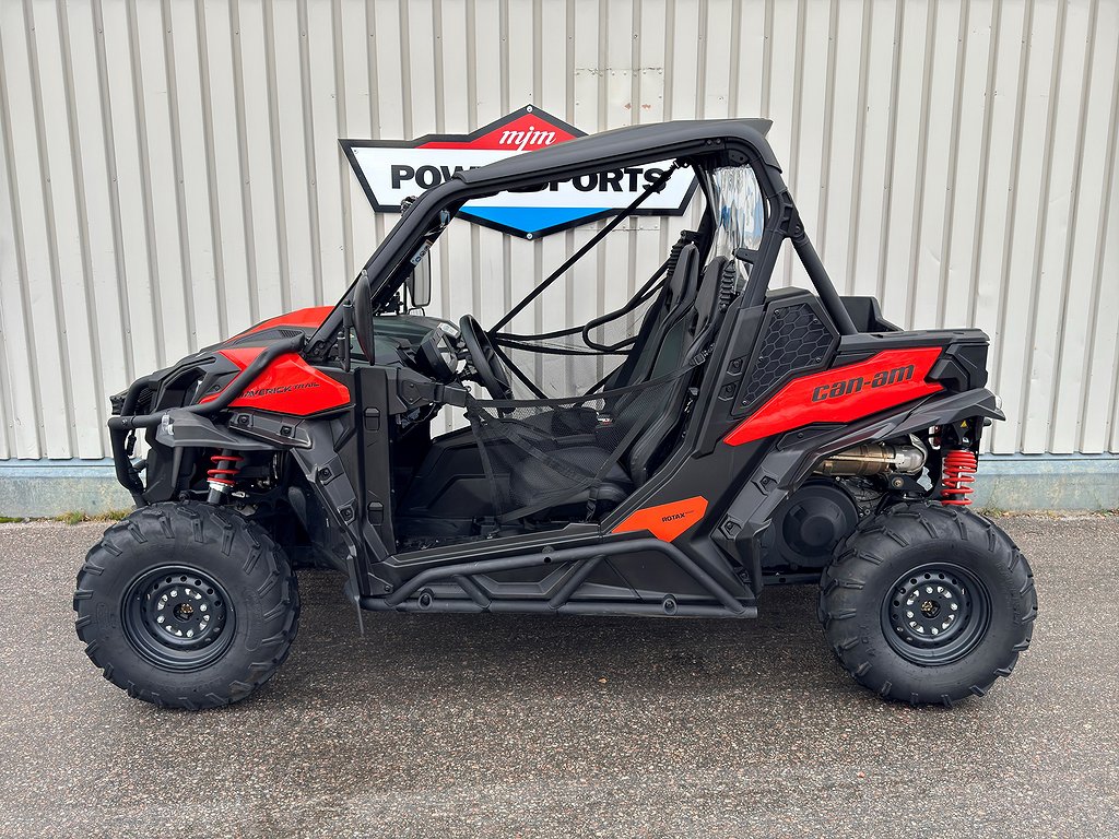 Can-Am Maverick Trail Base 800 Moms! 