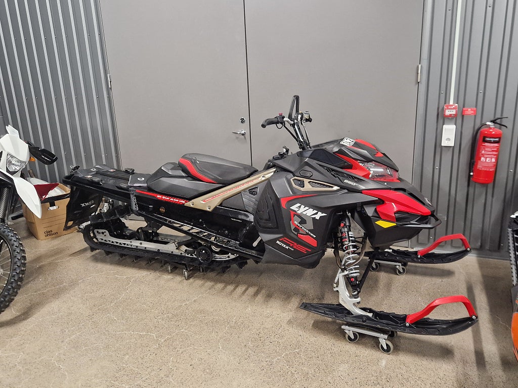 Lynx Boondocker 850 RE 3700 (Momsad) 