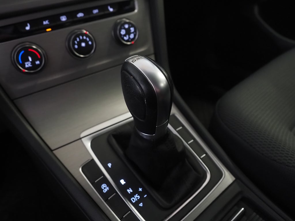 Volkswagen Golf 5-dörrar 1.2 TSI BMT Base | Bluetooth | Adaptiv farth | 2016
