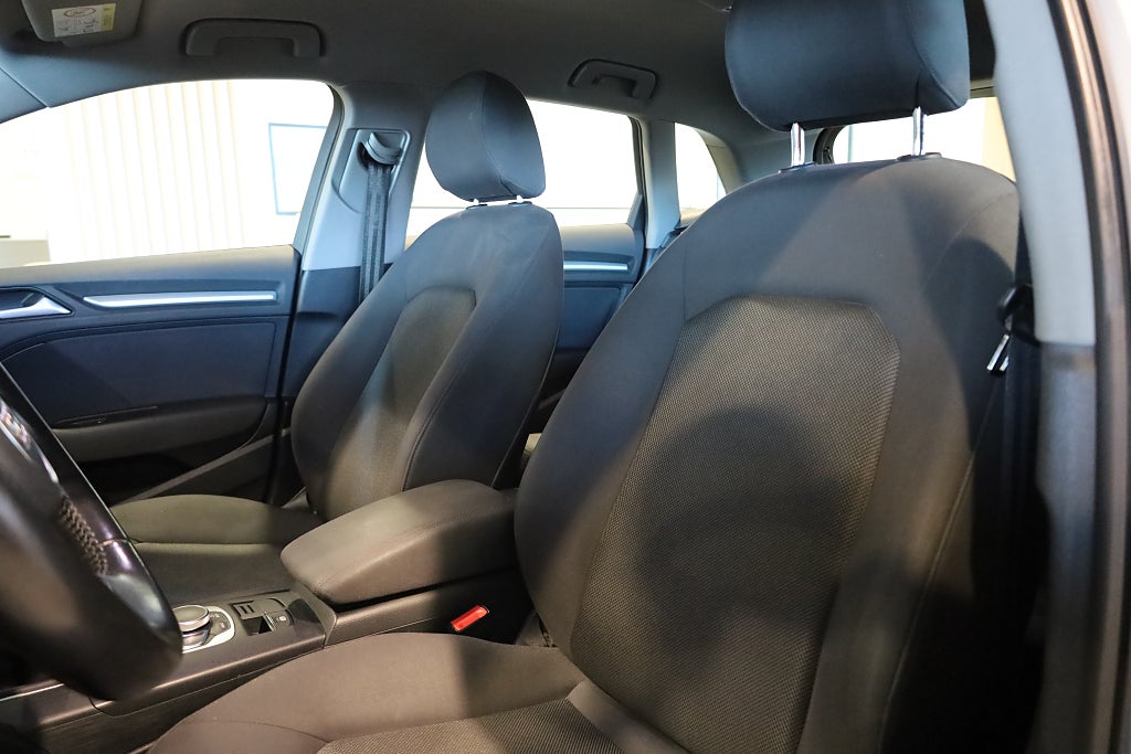 Audi A3 116hk Sportback 1.0 TFSI Comfort Drag PDC Blåtand