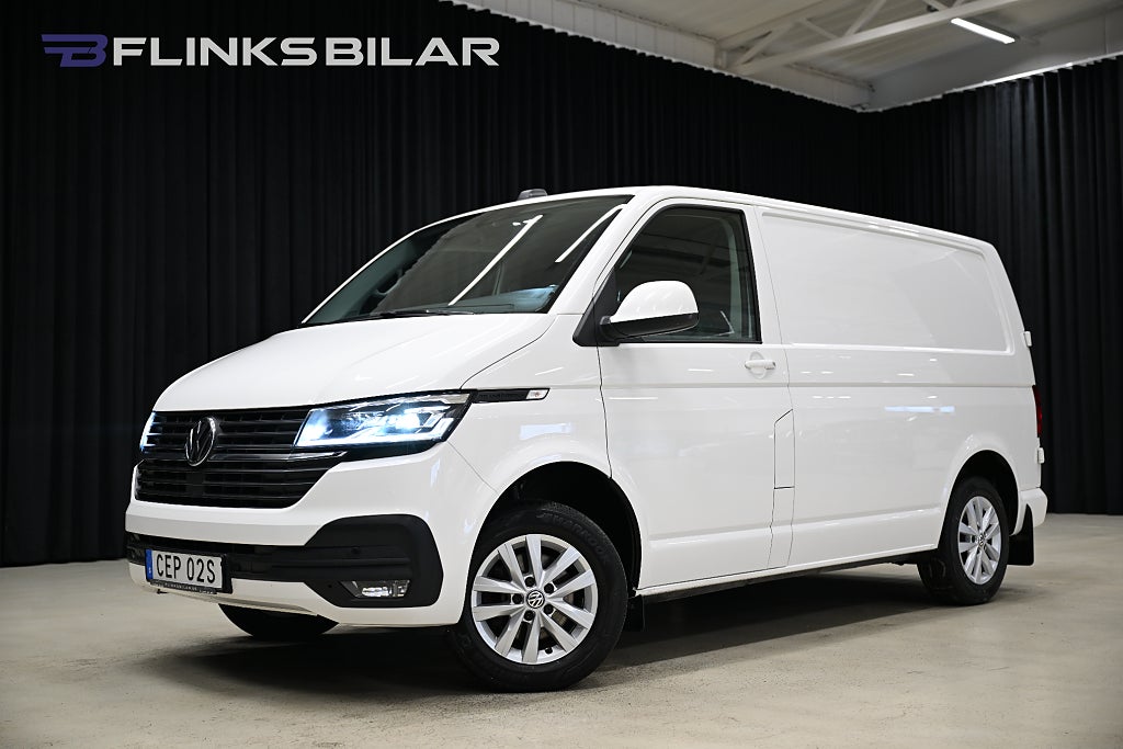 Volkswagen Transporter DSG 150HK Inredd|Nedlackad|LED|Drag|Värmare|Backkamera