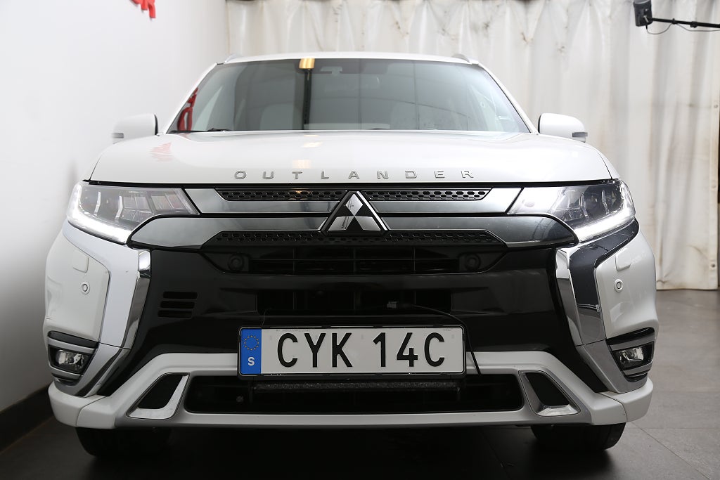 Mitsubishi Outlander PHEV 224hk Business Aut 4WD Skinn 360°-kamera Drag 2019