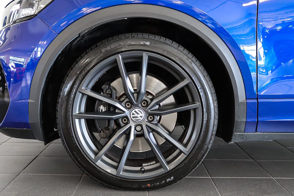 Volkswagen T-Roc R 2.0 TSI Akrapovic 4M Cockpit Beats Drag