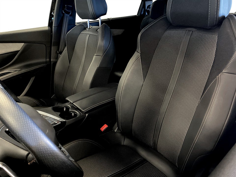 Bild på Peugeot 5008 GT 1.2 PT 130hk Aut B-KAMERA CARPLAY