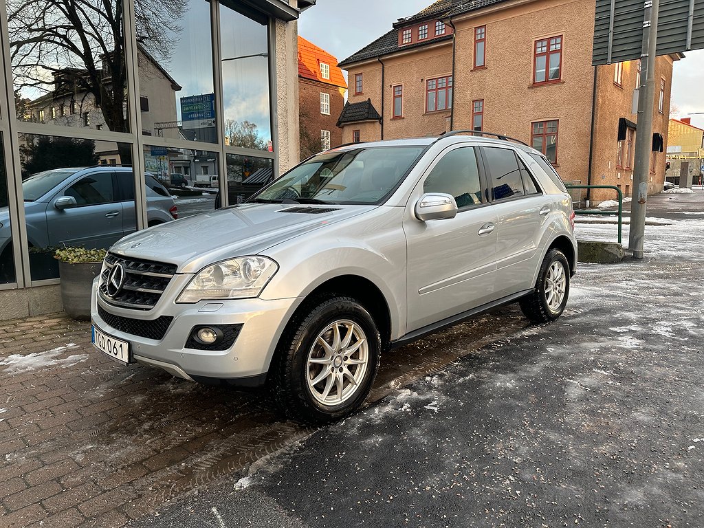 Mercedes-Benz ML 350 CDI 4MATIC 7G-Tron/ Drag / Nybesiktigad