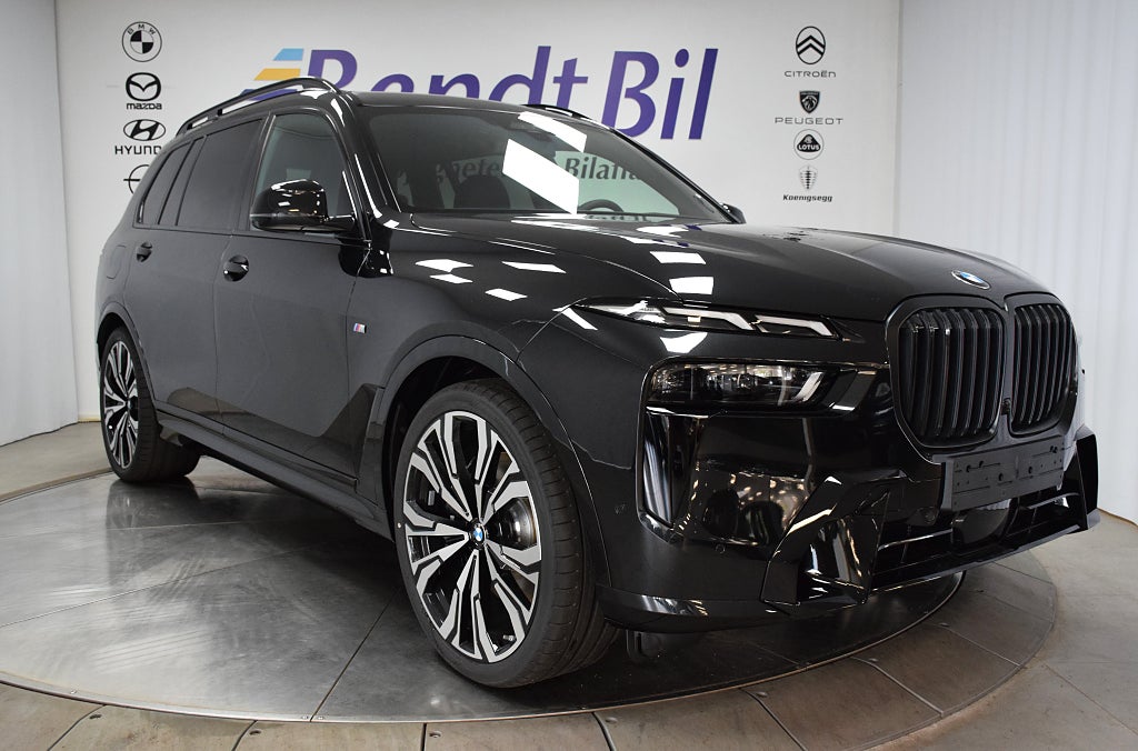 BMW X7 xDrive40d | M Sport Pro | Sky Lounge | 23" | HK 