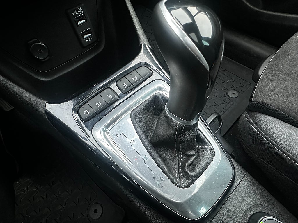 Opel Crossland EN ÄGARE - Ultimate GPS B-Kam Panorama