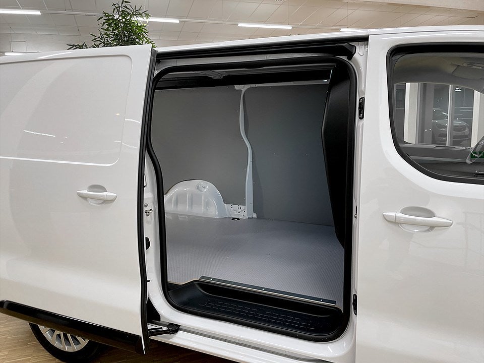 Bild på Peugeot Expert Plus 145hk Aut L3 - EDITION! SERVICE & VINTERHJUL INGÅR!