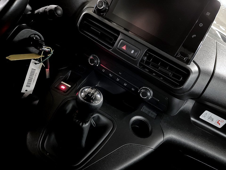 Bild på Peugeot Partner PRO Crew Cab 1.5 BHDi 100hk - DRAG, P-SENSORER