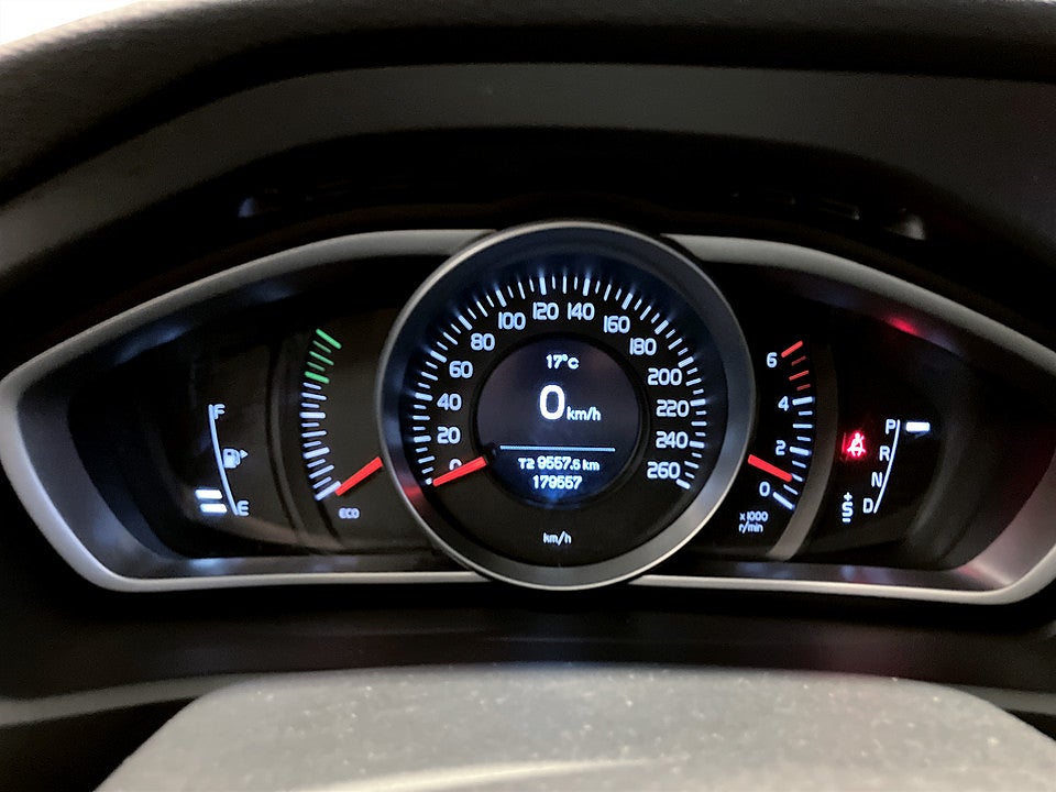 Bild på Volvo V40 Kinetic D2 120hk Aut DRAG VÄRMARE