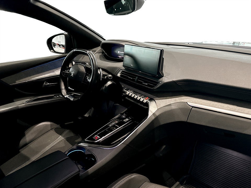 Bild på Peugeot 5008 GT 1.2 PT 130hk Aut 7-SITS B-KAMERA CARPLAY