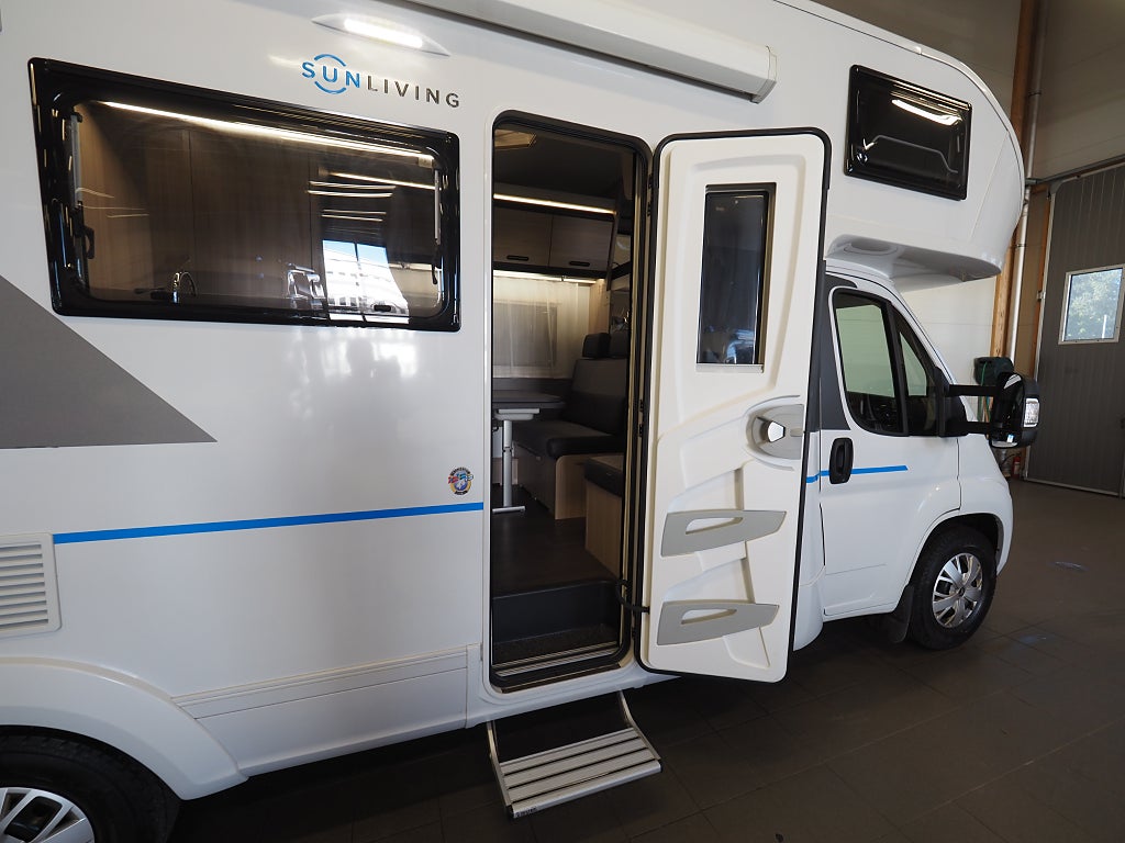 Sun Living A 75 DP AC Markis 3500kg 2023