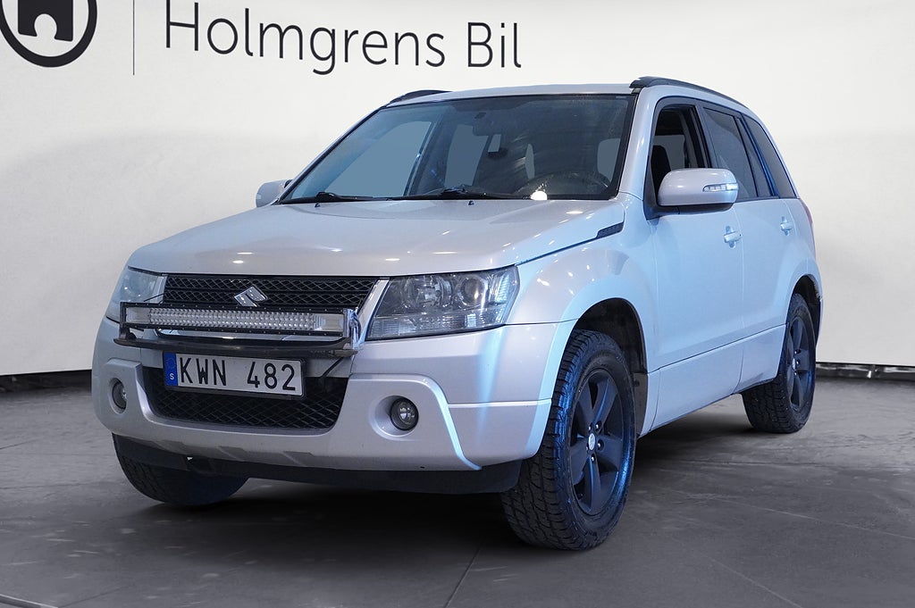 Suzuki Grand Vitara 5-D 2,4 Dohc 4WD 168hk Dragkrok, LED Ramp | Ränta 2,99%