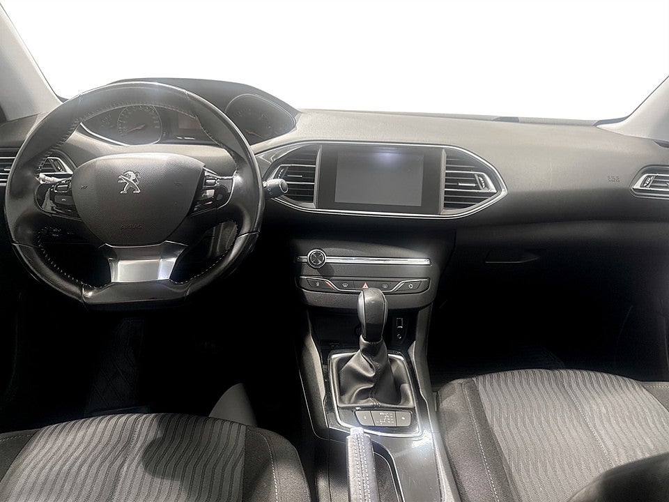 Bild på Peugeot 308 5D Active 1.6 BHDi 120hk Aut PANO P-SENSORER