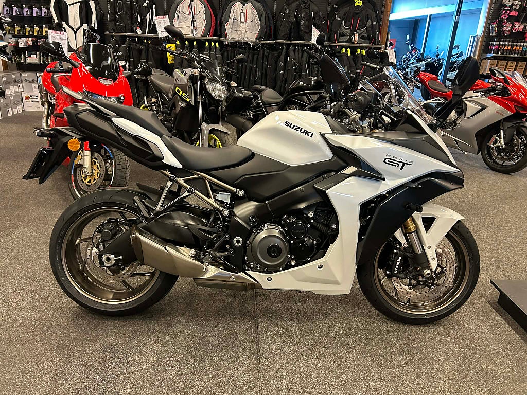 Suzuki GSX-S1000 GT 