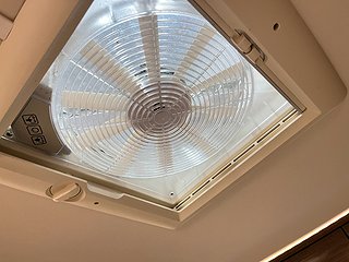 Husbil-halvintegrerad Kabe TMRX 780 LXL 25 av 30