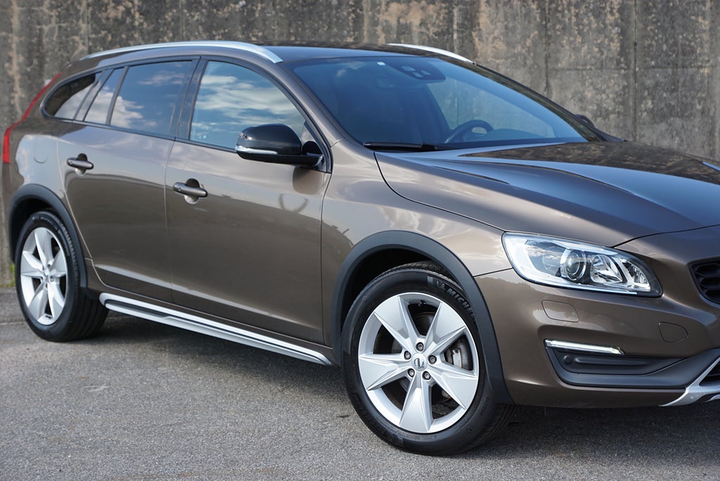 Volvo V60 Cross Country D4 AWD Summum|Drag|BLIS|Värmare|Adaptiv-Fart|S