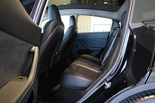 SUV Tesla Model Y 11 av 16