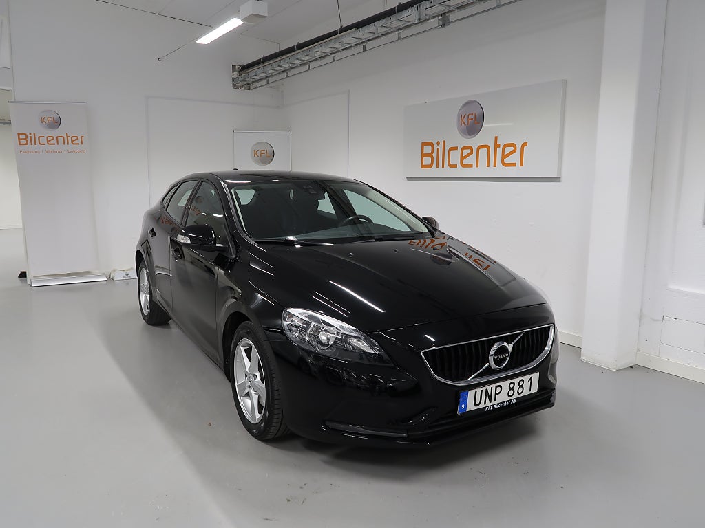 Volvo V40 T2 V-Däck ingår Värmare-Farthållare-Bluetooth-Parksenso