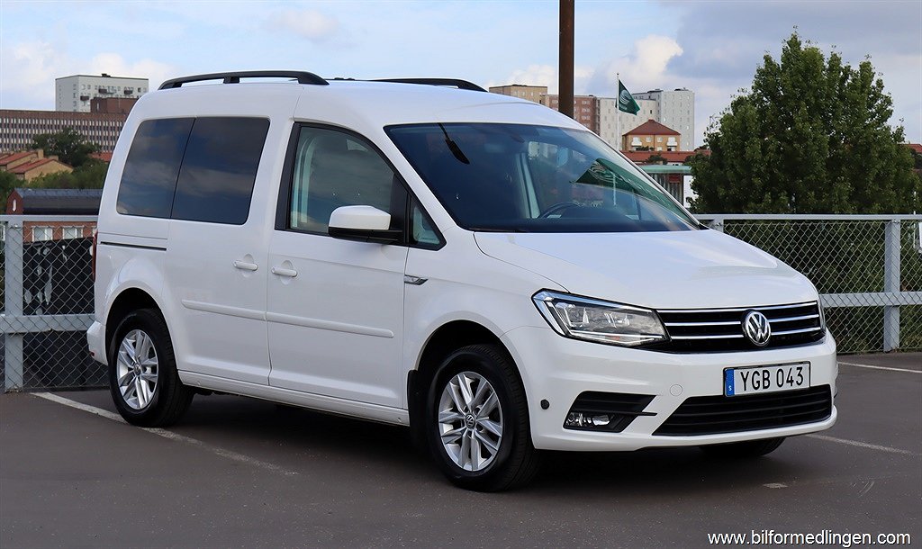 Volkswagen Caddy Life 2.0 TDI Automat S/V-hjul Navi Kamera 5-sits