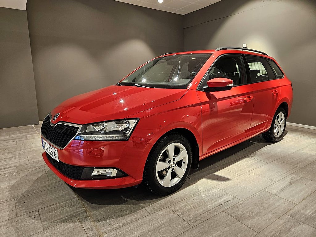 Skoda Fabia Kombi 1.0 TSI 95hk V-hjul P-sensor bak Carplay