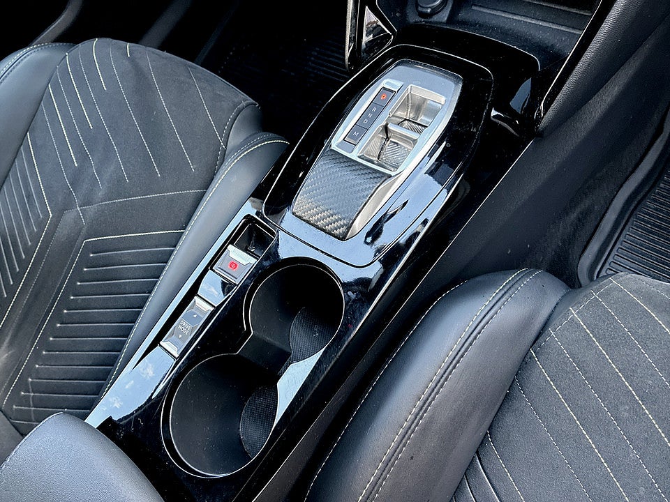 Bild på Peugeot 2008 GT 1.2 PT 130hk Aut B-KAMERA CARPLAY