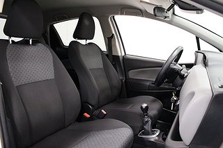 Halvkombi Toyota Yaris 7 av 19