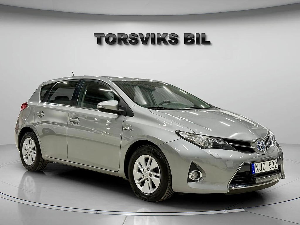Toyota Auris Hybrid e-CVT Vinterhjul, Motor/Kupevärmare, Ledramp, Hemleverans - miniatyr 8