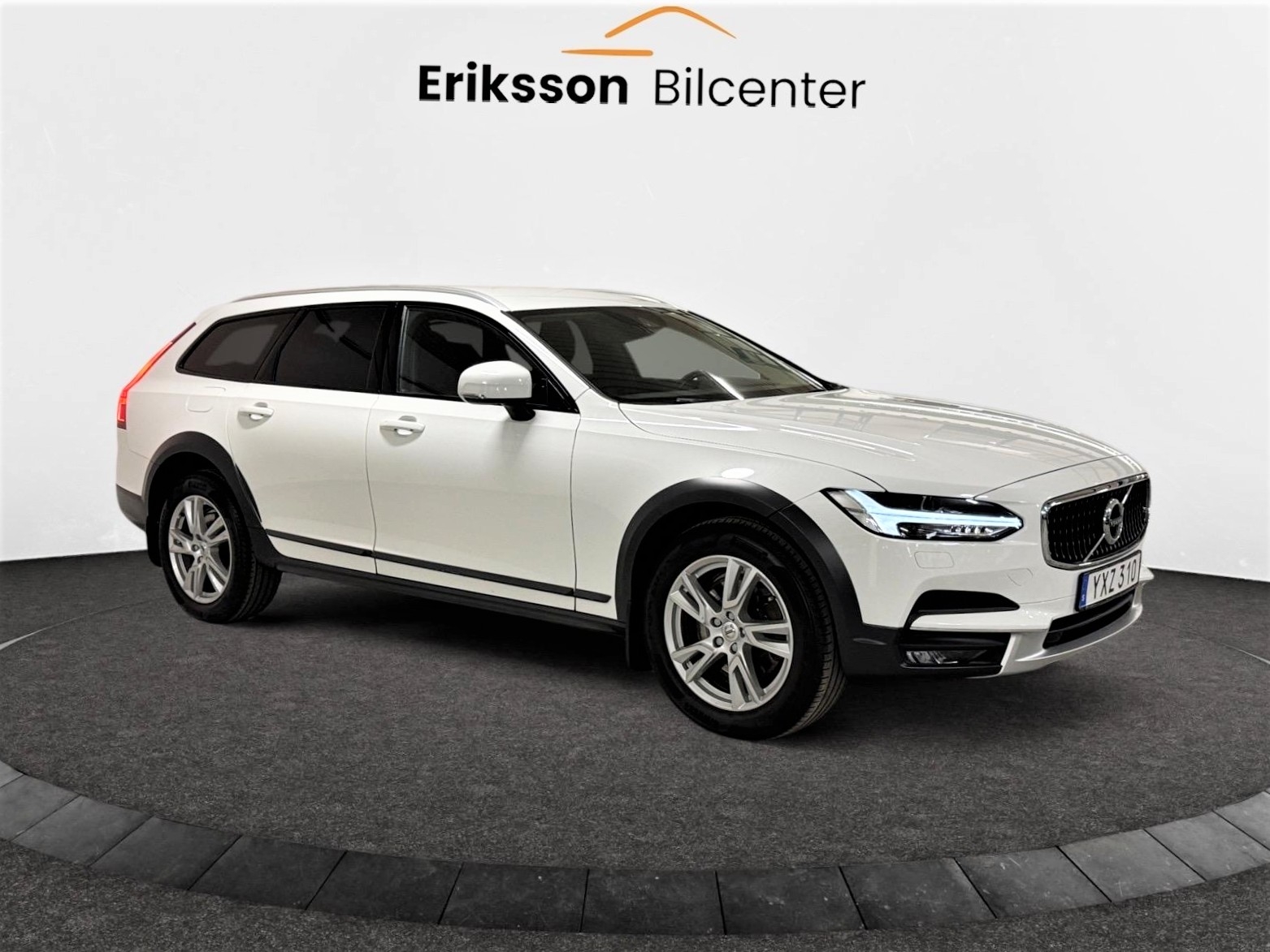 Volvo V90 Cross Country 2018, bild 2/58
